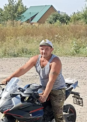 Денис из Ряжска 42 года