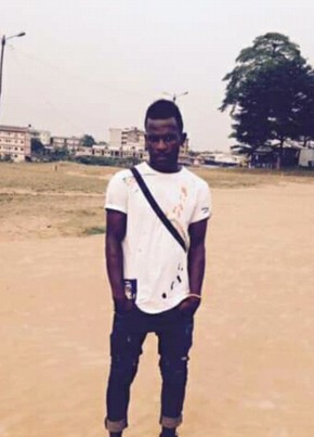 Nkouatou, 31, Republic of Cameroon, Douala