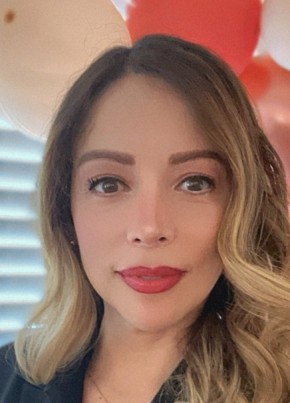 Ivonne из Fontana 47 лет