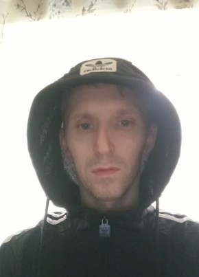 Максим из Оленегорска 37 лет