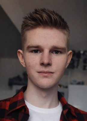 Дима из Керчи 22 года