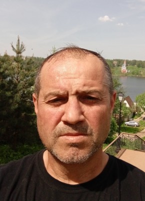 Валентин из Тутаева 46 лет