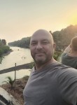Oleg, 41, Saint Petersburg