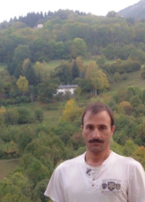 Fazalkhan, 36, Repubblica Italiana, Mondovì