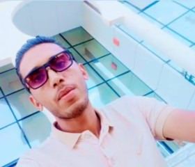 Yasin, 31, Laghouat