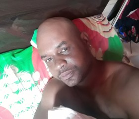 Steven , 46, Saint Pierre