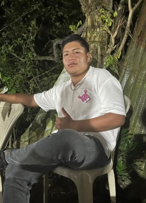 jason из Rosa Zarate 18 лет