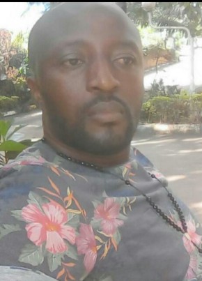 Didas, 38, Uganda, Hoima