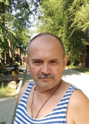 Геннадий, 61, Россия, Гуково