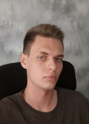 Данил из Колпино 20 лет
