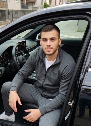 Михаил из Сочи 42 года