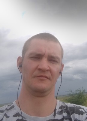 Иван, 31, Россия, Людиново