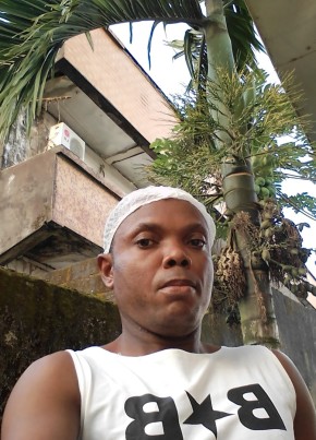 Frank, 21, Republic of Cameroon, Douala