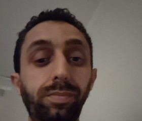 Filippo, 34, Turin