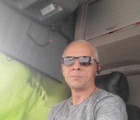 Anton, 46, Tyumen