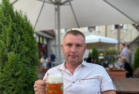 andrey, 40 - Just Me