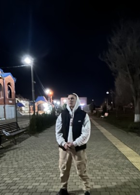 Санечек, 21, Россия, Небуг
