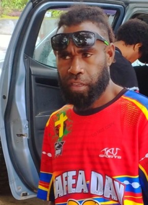 Dixon, 31, Ripablik blong Vanuatu, Port Vila