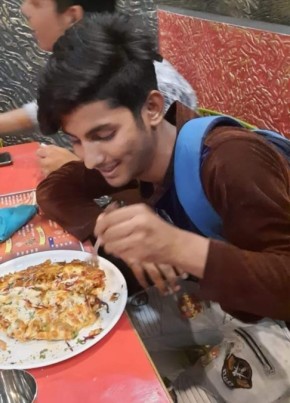 Aayan, 18, India, Lucknow