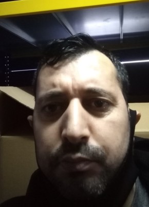 Ozkan Yasar, 38, Türkiye Cumhuriyeti, Esenyurt