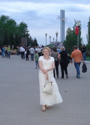Лена, 59, Россия, Саратов