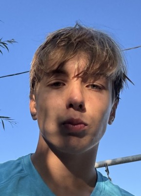 Дамир из Астрахани 19 лет