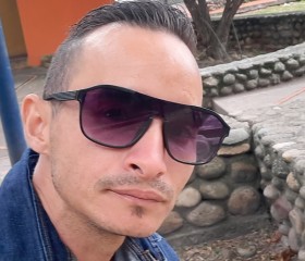 Arnoldo, 32, San Cristobal