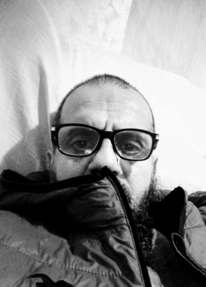 البحر из Khenchela 49 лет