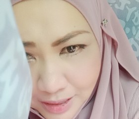 Cik BungaCengkih, 47, Subang Jaya