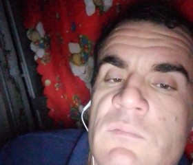 George Boss, 29, Plopsoru