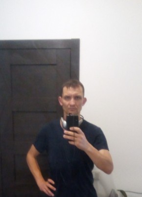 Илья, 38, Россия, Псков