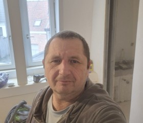 Yura Gr, 48, Brussels