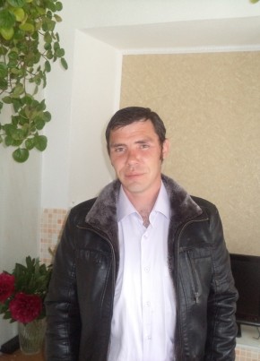Павел из Анапы 44 года