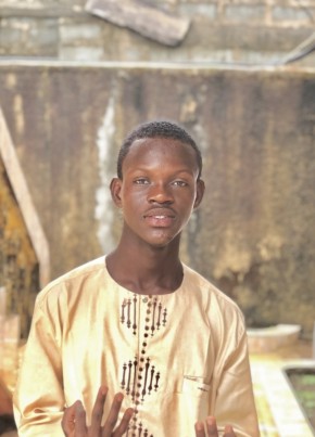 Gïms møney, 18, République de Guinée, Conakry