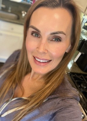 Charlotte Amelia из Los Angeles 49 лет
