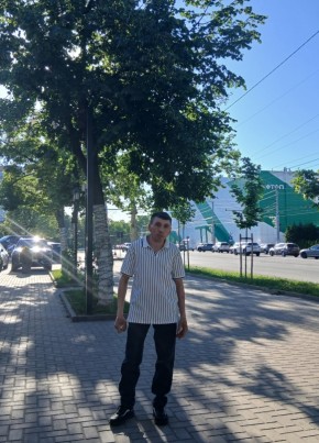 Саша из Bălți 46 лет