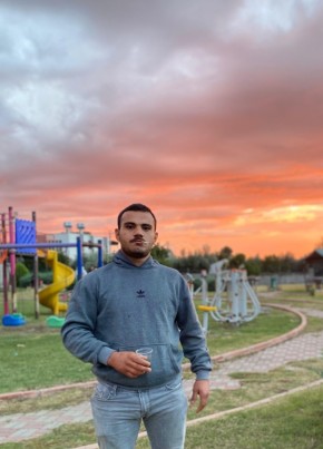 Yunus Emre, 21, Türkiye Cumhuriyeti, Sarayköy