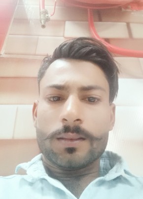 Vijay Sharma, 27, India, Lādwa