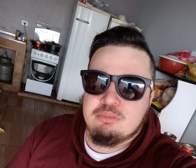 Peterson, 34, Cascavel (Parana)