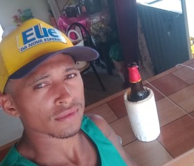 Manuel, 25, Santa Helena