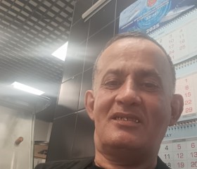 Artem, 60, Korolev