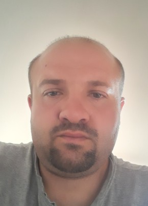 Andrei, 37, Romania, Bratca