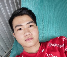 Duy, 23, Hanoi