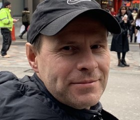 Ross, 50, London