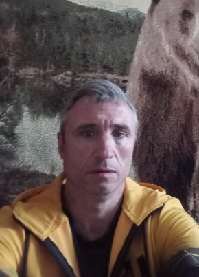 Роман из Нытвы 49 лет