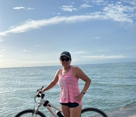 Pandora, 55, Miami Beach