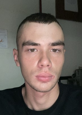 Максим из Саратова 24 года