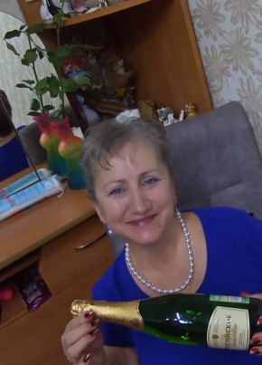 Вера Гуляева из Барнаула 67 лет