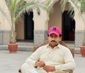 NaveedAhmed, 30, Arifwala