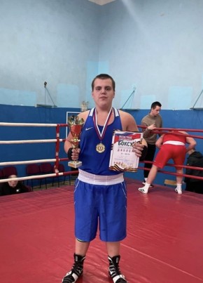 Арсений из Узловаи 18 лет